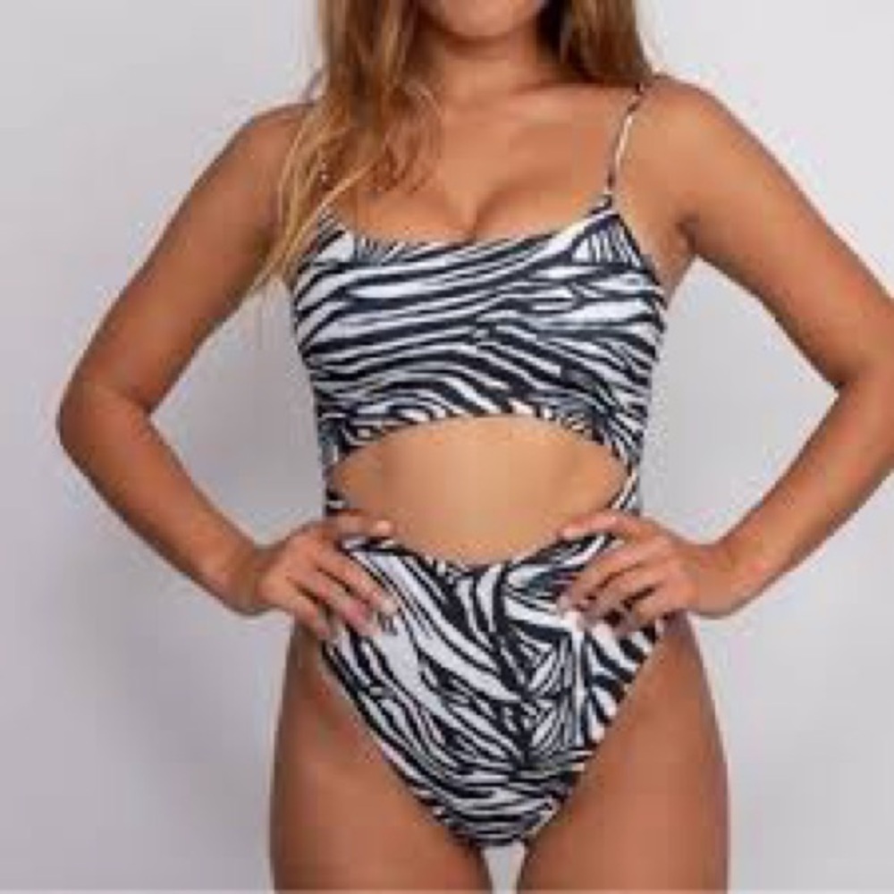SKATIE MADISON IBIZA HIIGH CUT ONE PIECE WITH CUTOUT